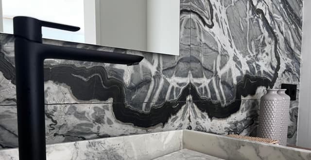 SILVER STREAM — stone pattern